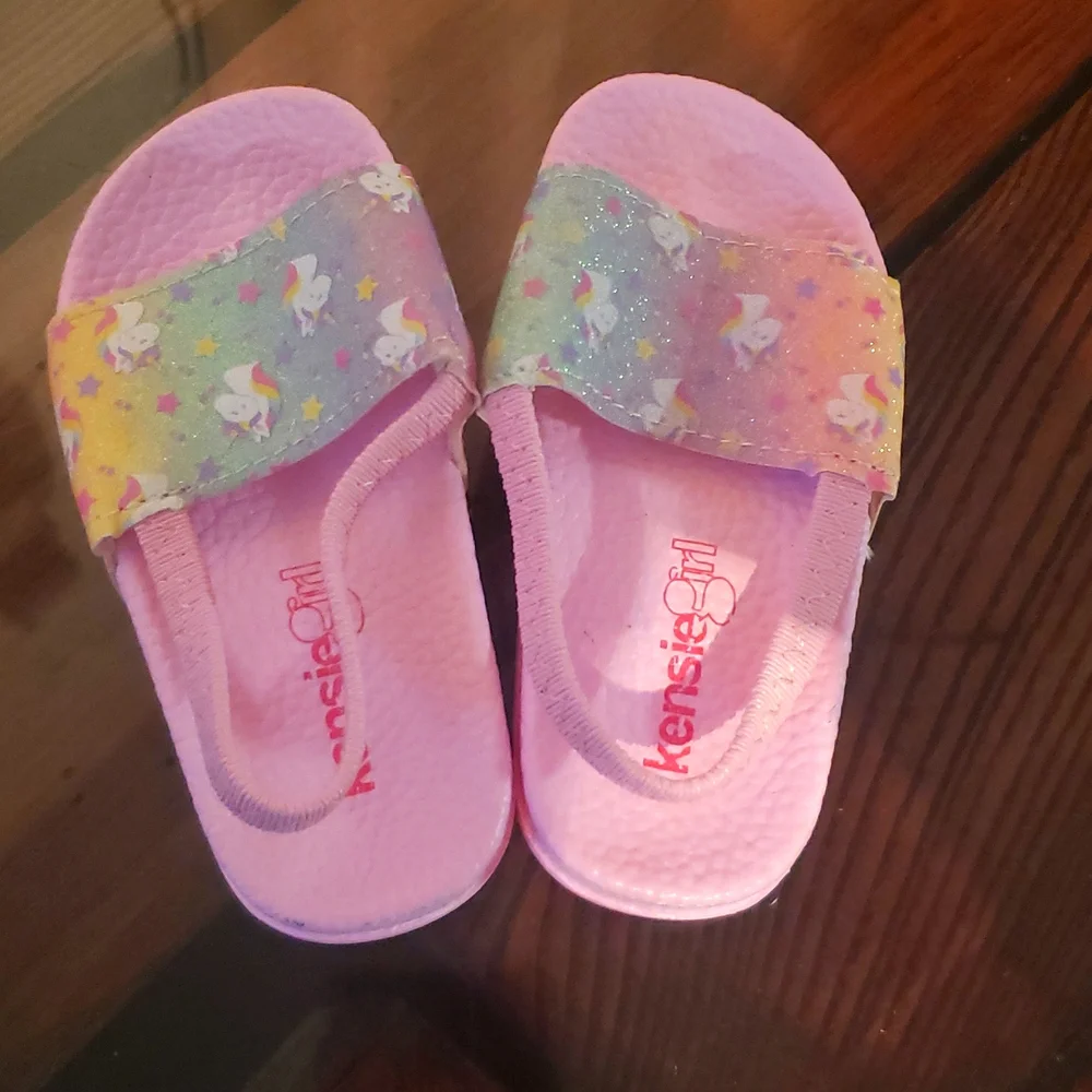 Sandals - Picture 1 of 3